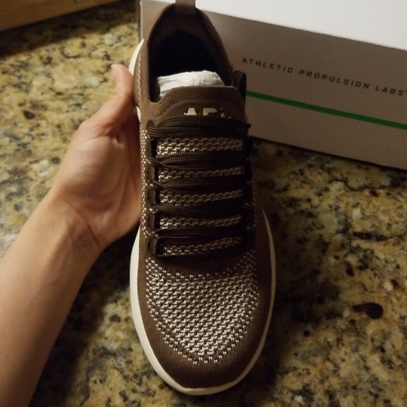 I sell because is not my size,beautiful tennis and - Picture 3 of 3